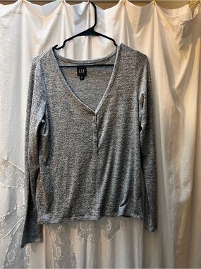 GAP Heather Gray Long Sleeve V-Neck Henley